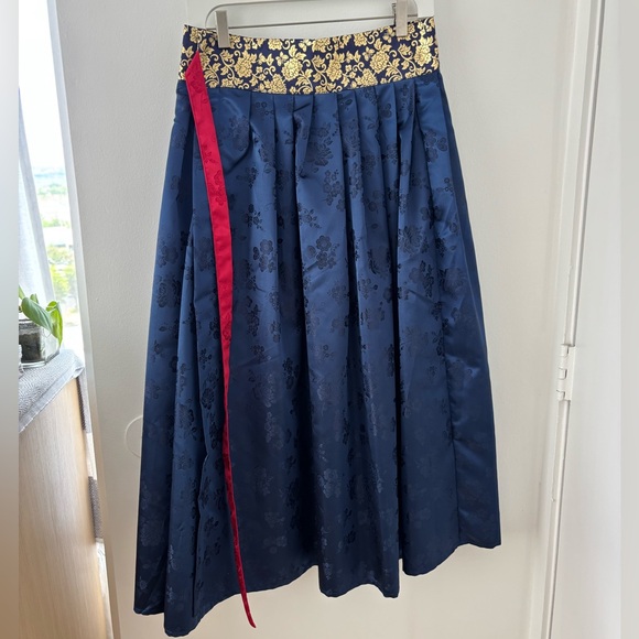Hanbok Skirt - Picture 1 of 4